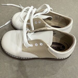 NEW Footmates Toddler White and Tan Oxford Saddle Shoes